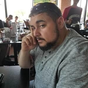 Meet your Posher, Dominick